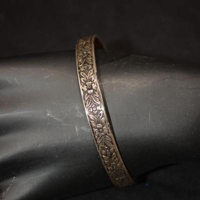 Vintage Sterling Floral Bangle Bracelet 6.5g
