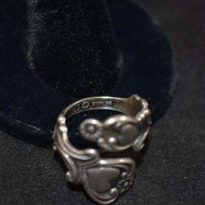 AVON Sterling Ring Size 7, 5.2g