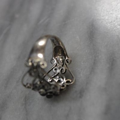 Vintage 925 Sterling Onyx & Marcasite Filigree Ring Size 8.5, 2.6g