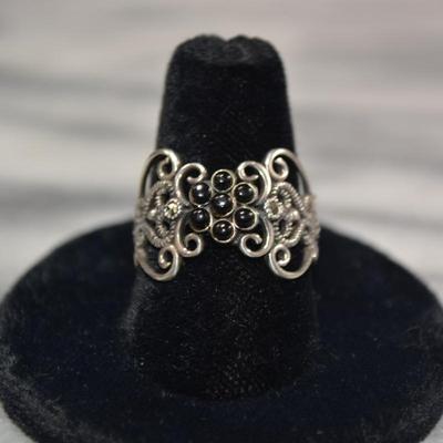 Vintage 925 Sterling Onyx & Marcasite Filigree Ring Size 8.5, 2.6g