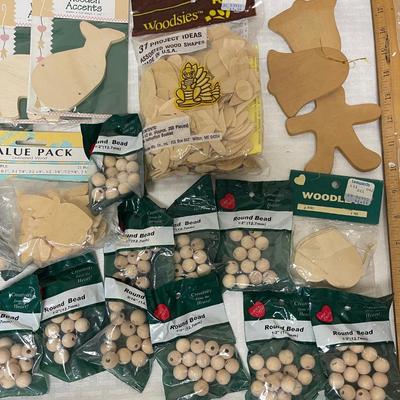 Wood Craft Piece Lot - animal shopes, ornaments, snowmen, hearts, etc