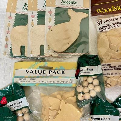 Wood Craft Piece Lot - animal shopes, ornaments, snowmen, hearts, etc
