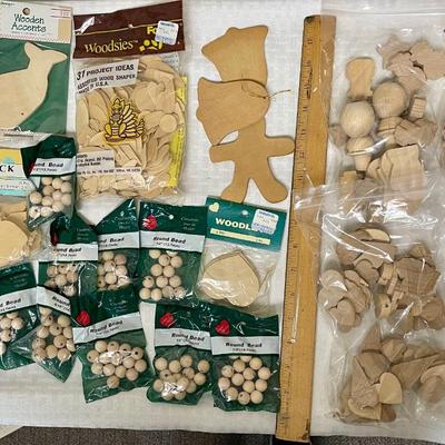 Wood Craft Piece Lot - animal shopes, ornaments, snowmen, hearts, etc
