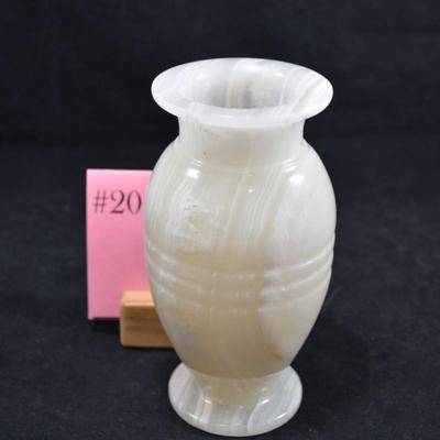 Creamy Onyx Vase 6”