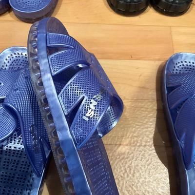 943 Lot of Six Slip-On Sensi Spa Shoes