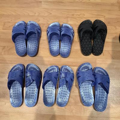 943 Lot of Six Slip-On Sensi Spa Shoes