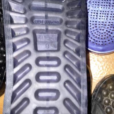 944 Lot of Seven Pairs of Sensi Slip-On Spa Shoes