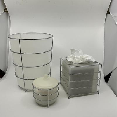 854 Silver/Chrome Bathroom Set