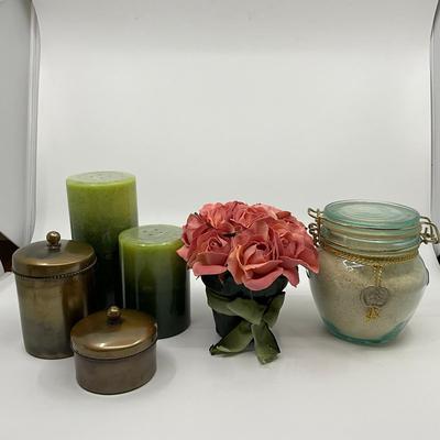 White Barn Candle Decorative Set
