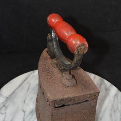 Antique/Vintage Cast Iron Chicken Latch Clothes Iron 7.75”x6.75”x3.75”