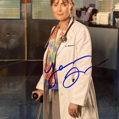 Laura Innes signed photo