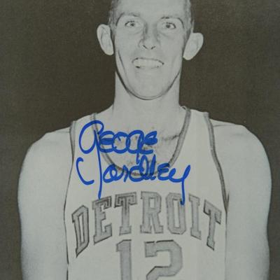 George Yardley HOF signed photo