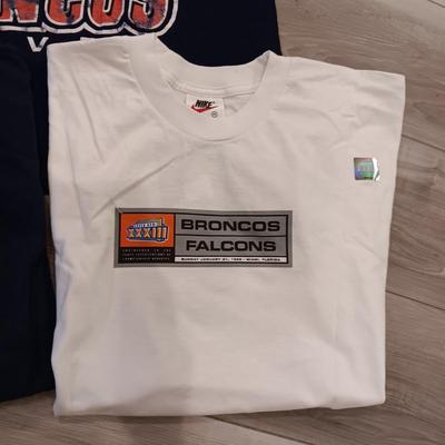 DENVER BRONCOS MEDIUM SIZE T-SHIRTS