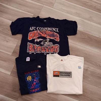 DENVER BRONCOS MEDIUM SIZE T-SHIRTS