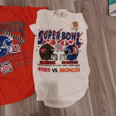 DENVER BRONCOS SUPER BOWL AND AFC CHAMPIONS MEDIUM T-SHIRTS