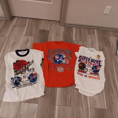 DENVER BRONCOS SUPER BOWL AND AFC CHAMPIONS MEDIUM T-SHIRTS