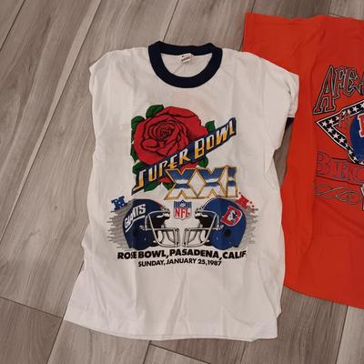 DENVER BRONCOS SUPER BOWL AND AFC CHAMPIONS MEDIUM T-SHIRTS