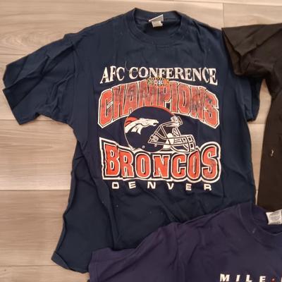 DENVER BRONCOS T-SHIRTS SIZE LARGE