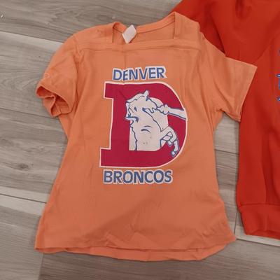 MEDIUM SIZE VINTAGE DENVER BRONCOS SHIRTS