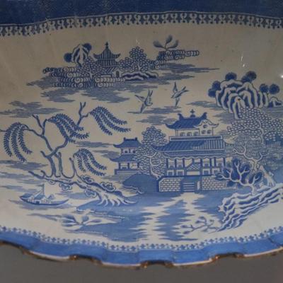 Medium sized Asian platter etched in Gold