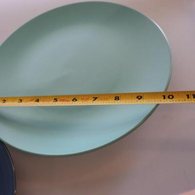 Lot of 3 dinner plates