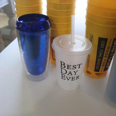 Lot of plastic cups