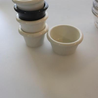 Lot of seasoning bowls