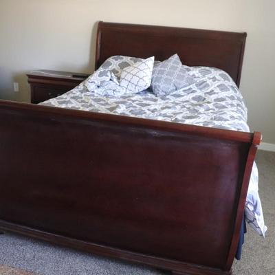 Mahogany Sleigh Bed (Queen)