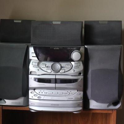 Kenwood 3 disc radio and speakers