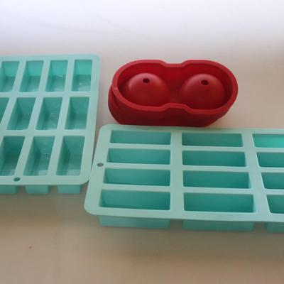 Lot of silicone ice molds