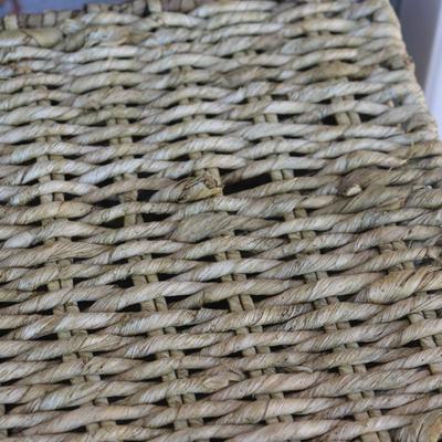 Two medium baskets with lid