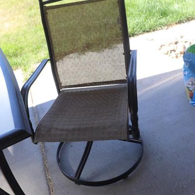Outdoor Table with 4 rocking chairs
