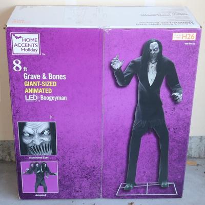 Giant 8 ft Grave & Bones Halloween décor
