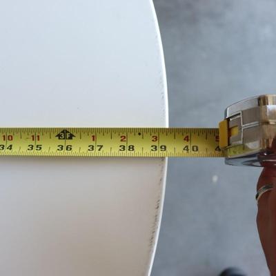 Dining table, Round table