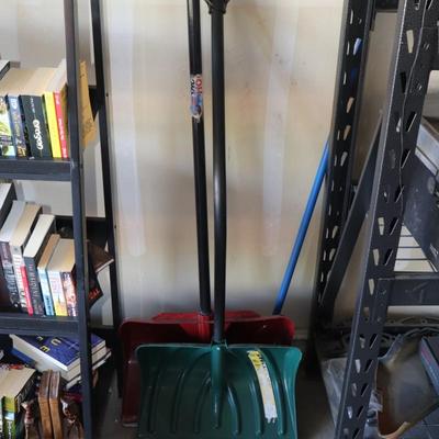 Lot of plastic snow sholves