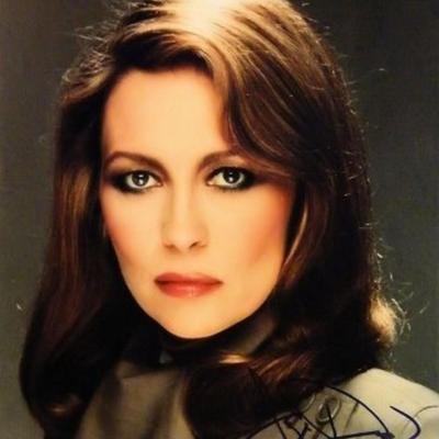 Faye Dunaway signed portrait photo 