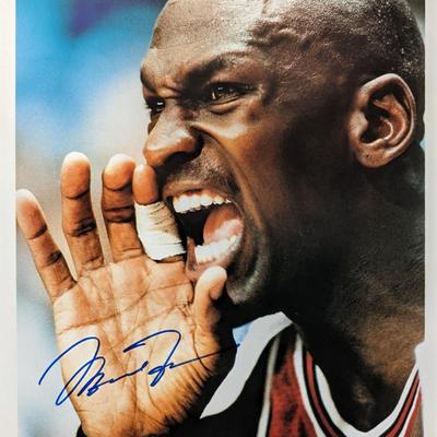 Michael Jordan Chicago Bulls 1998 autographed calendar page. GFA Authenticated