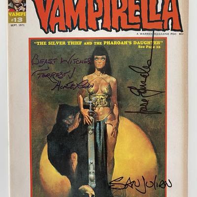Vampirella signed magazine