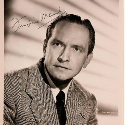 Fredric March signed portrait photo 