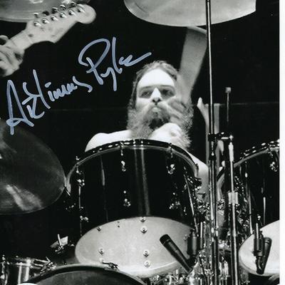 Lynyrd Skynyrd Artimus Pyle Signed Photo (JSA Certified)