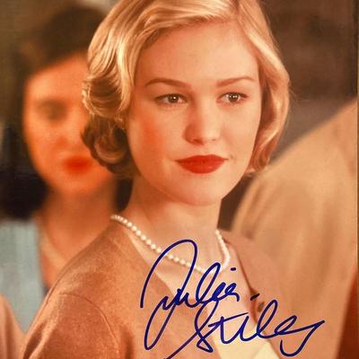 Julia Stiles signed photo