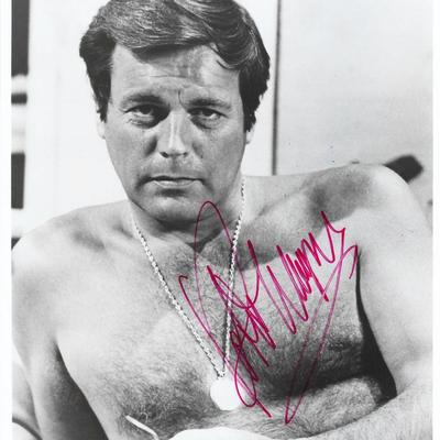 Hart to Harts Robert Wagner signed photo