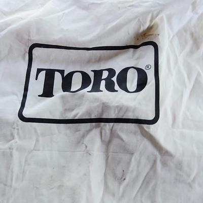 New in box Toro Rake and vac leaf blower model 51573