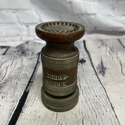 Antique fire hose nozzle