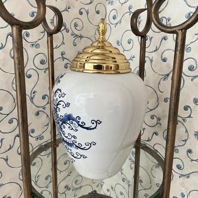 958 Large Maryland Lidded Tobacco Willamsburg Delft