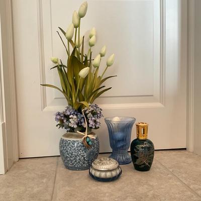 956 NDI Silk Tulip Arrangement with Blue Soaps/Jar/Berger Lamp