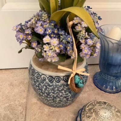 956 NDI Silk Tulip Arrangement with Blue Soaps/Jar/Berger Lamp