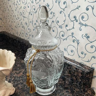 967 Glasss Jar with Porcelain Italian Conch Shell