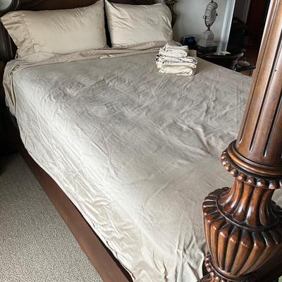 974 Two Sets of Ralph Lauren Queen Sheet Sets