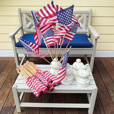 983 Set of 4 Wooden Flag Table Displays